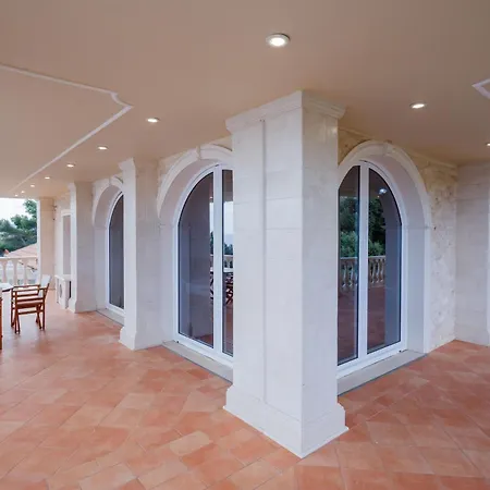 Vila Almare Direct Access